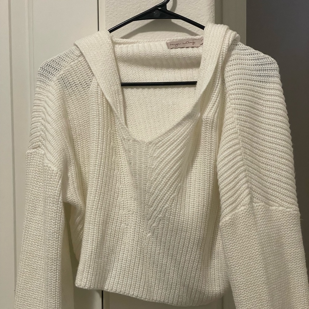 Knitted sweater with hoodie, cropped